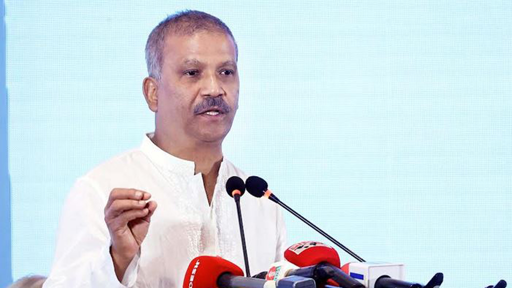 জুলাই অভ্যুত্থানকালে আমিরাতে বন্দি অবশিষ্ট ২৪ জনের মুক্তি শিগগির  :  আইন উপদেষ্টা