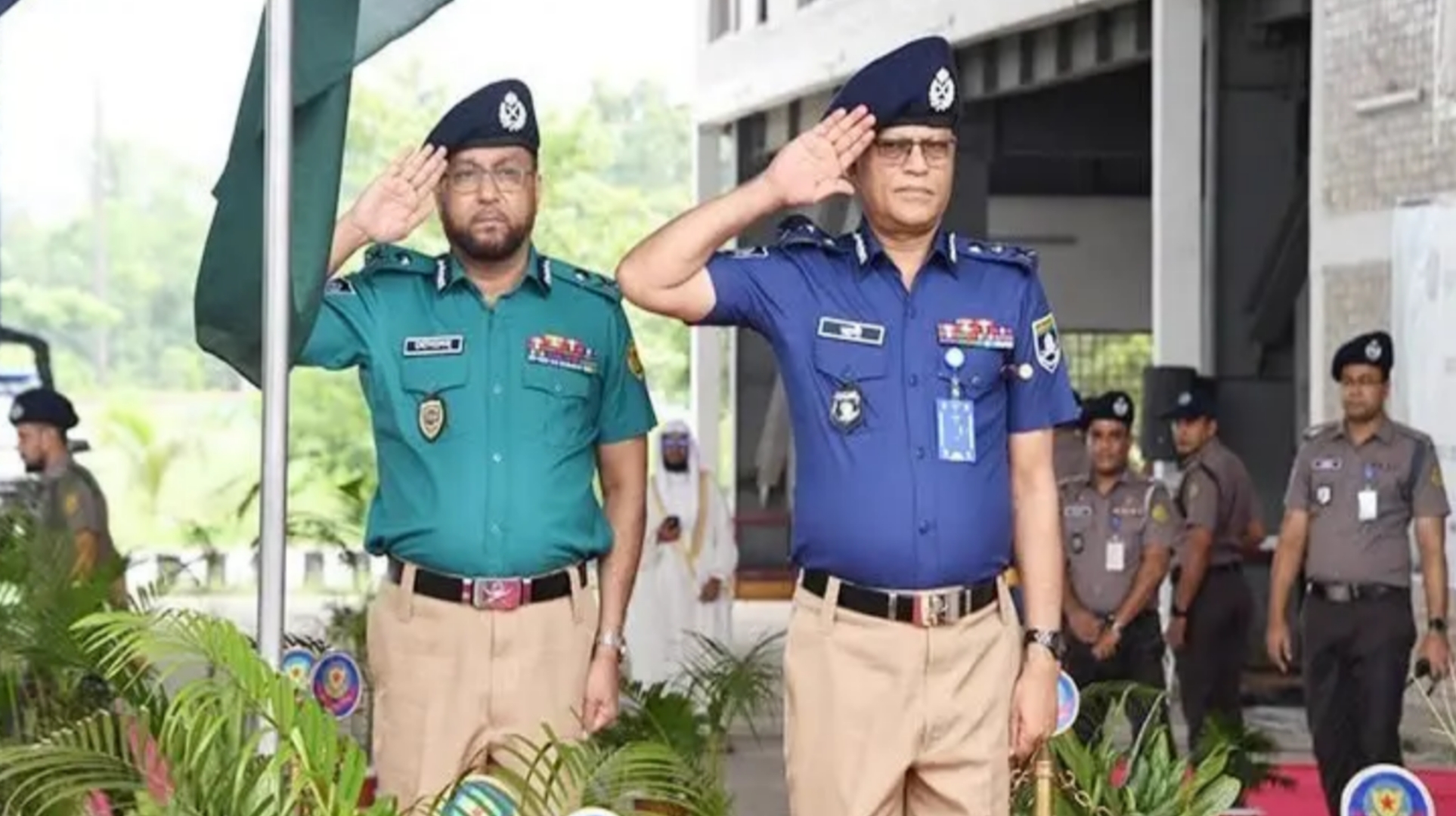 নতুন ইউনিফর্মে পুলিশের প্রত্যাবর্তন!