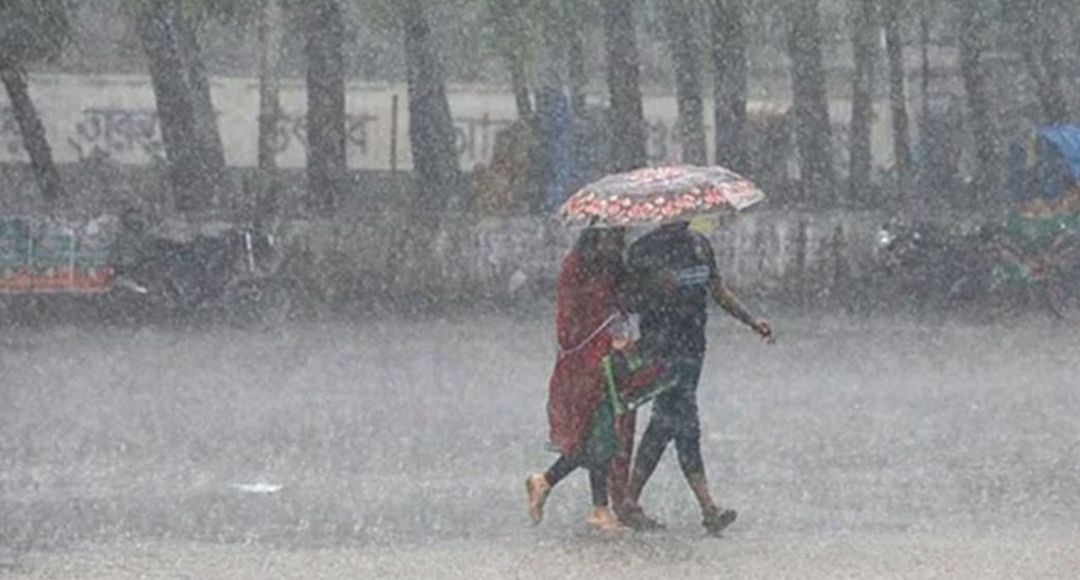 দুপুরের মধ্যে ৮ জেলায় বজ্রবৃষ্টির আভাস