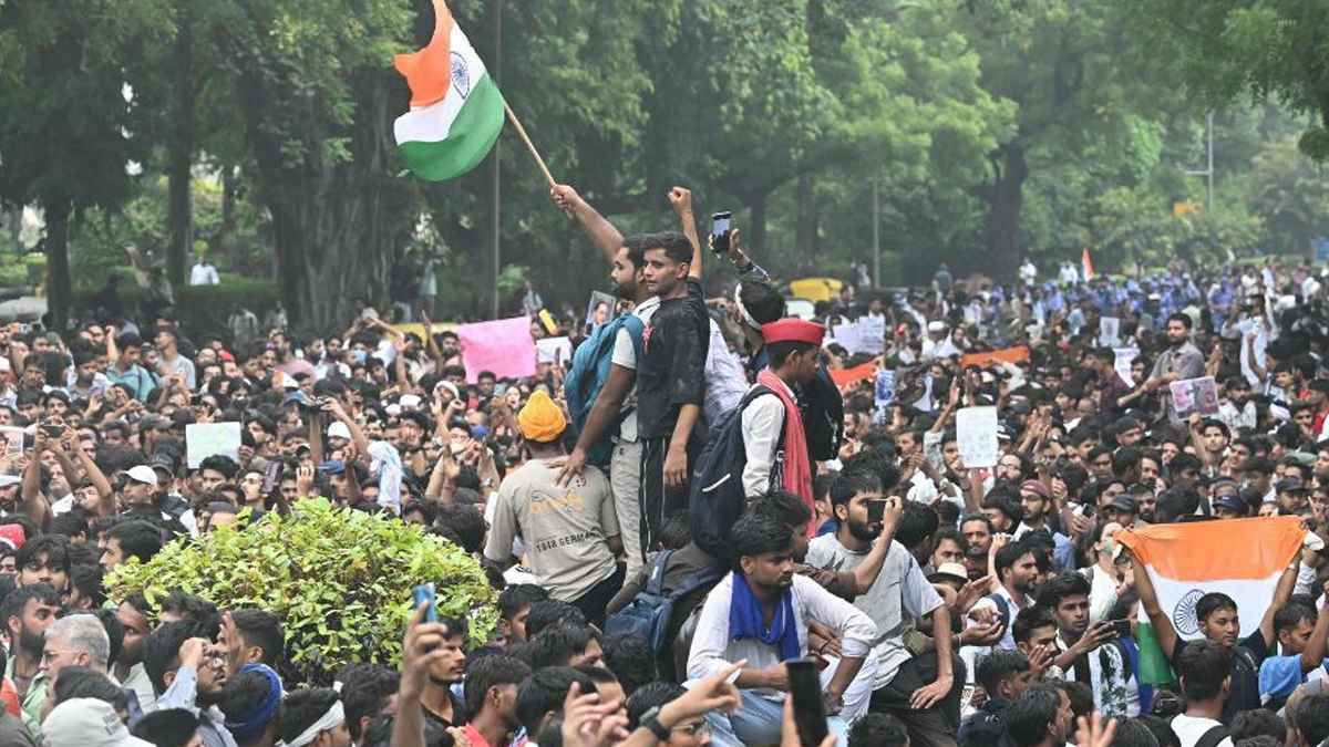 অমিত শাহর পদত্যাগ দাবিতে উত্তাল ভারতের পার্লামেন্ট