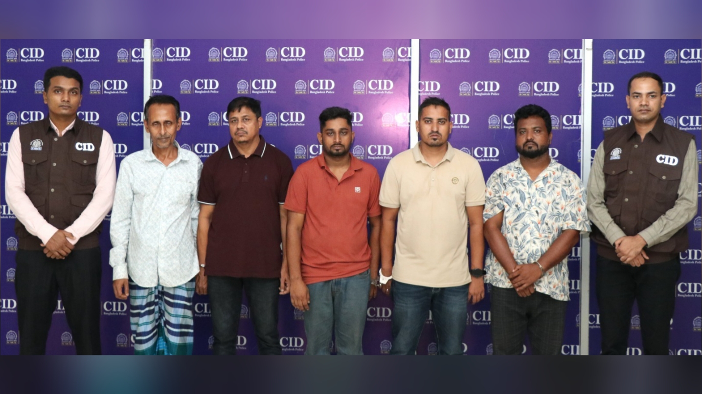 অনলাইন জুয়া চক্রের ৫ সদস্য গ্রেপ্তার, বিপুল সিম ও চেকবই জব্দ