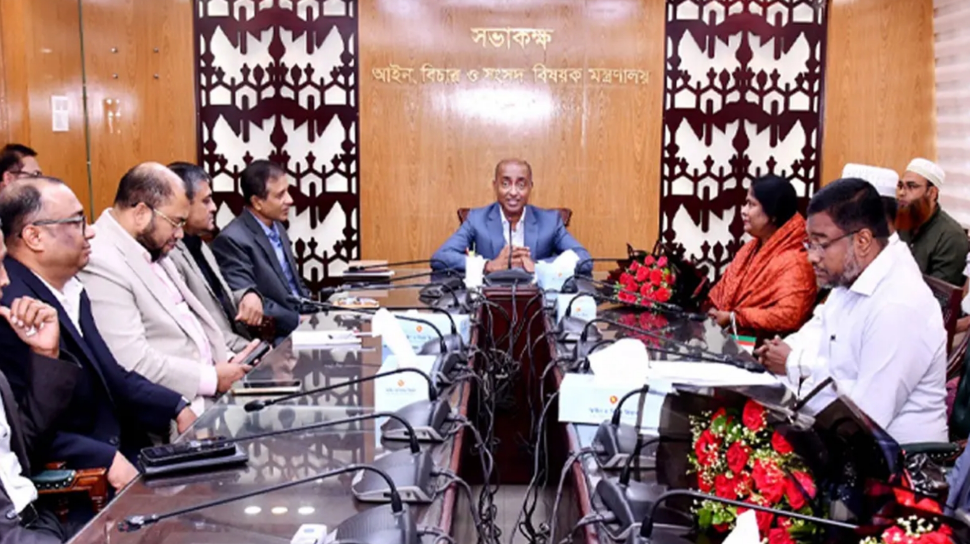 সরকারি চাকরি জনগণের সেবার সুযোগ: আইনমন্ত্রী