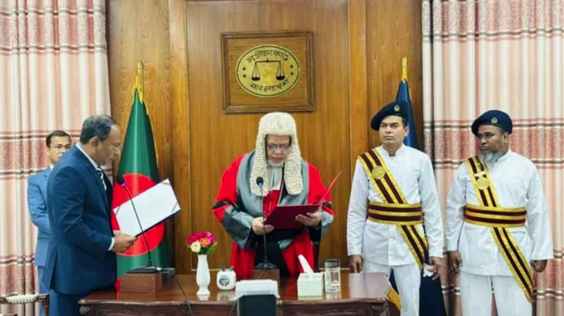 শপথ নিলেন পিএসসির নতুন চেয়ারম্যান