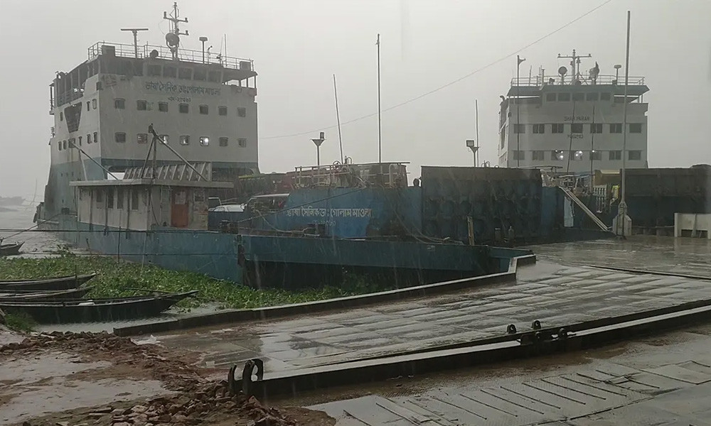দৌলতদিয়া-পাটুরিয়া নৌ রুটে লঞ্চ চলাচল বন্ধ