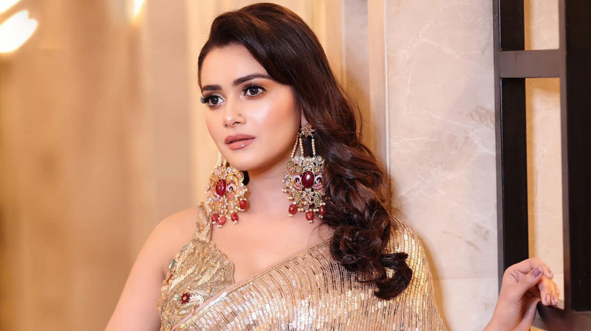 বাংলাদেশে নিরাপত্তাহীনতায় ভুগছেন তিশা