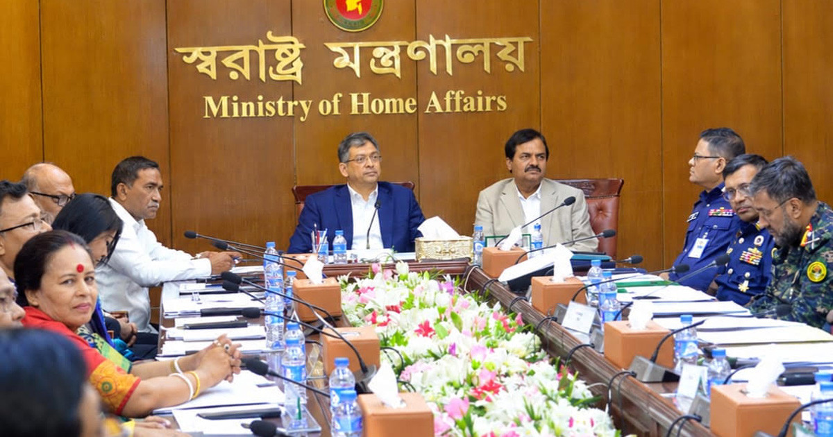 চাঁদাবাজ-সন্ত্রাসীদের বিরুদ্ধে অভিযান আরও জোরদার হবে: স্বরাষ্ট্রমন্ত্রী