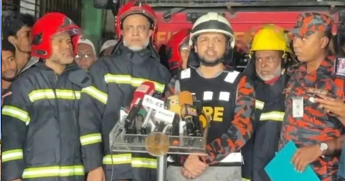 চকবাজারে গোডাউনের আগুন নিয়ন্ত্রণে, চলছে ড্যাম্পিং কার্যক্রম