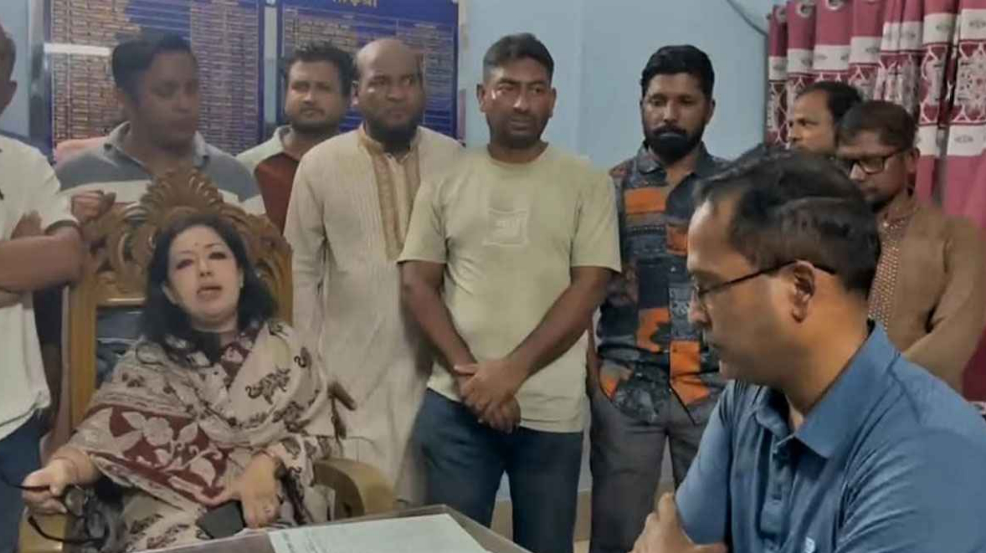 ওসিকে রুমিন ফারহানা: ‘আপনি তো বিরাট আওয়ামী লীগ ছিলেন’