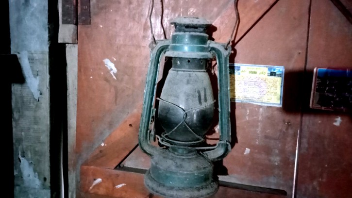 হারিকেন হারিয়ে যাচ্ছে আধুনিকতার ছোঁয়ায়  