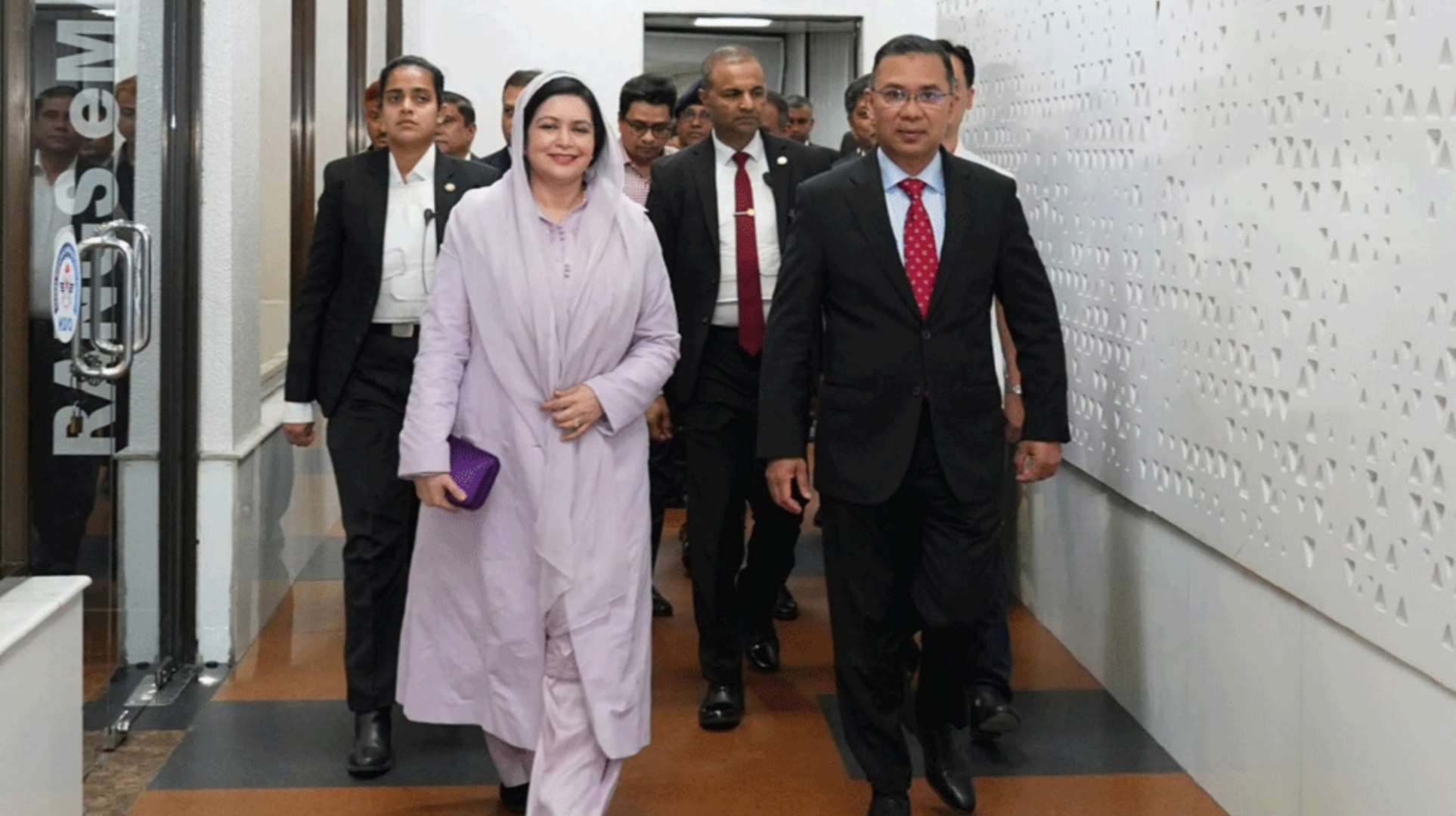 জাপান সফর শেষে দেশে ফিরেছেন প্রধানমন্ত্রী