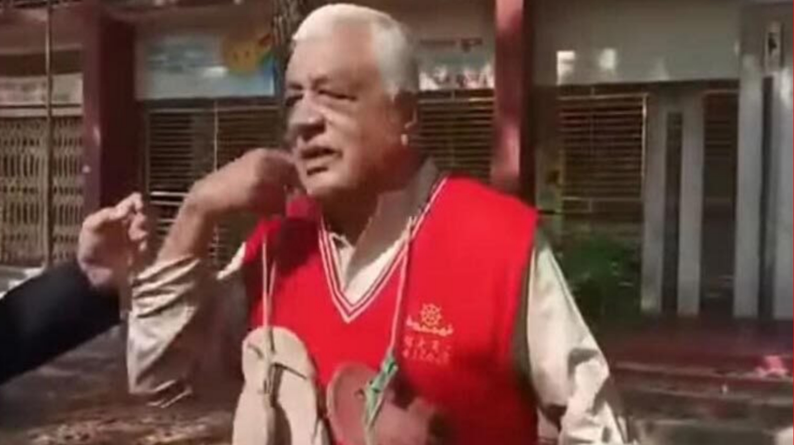 গলায় জুতার মালা পরিয়ে হেনস্তা শিকার হলেন বীর মুক্তিযোদ্ধা