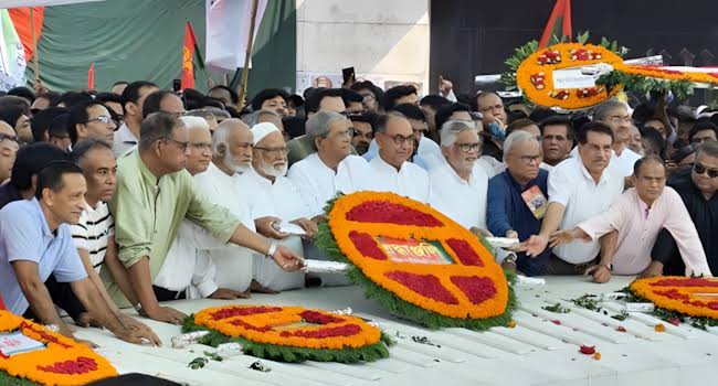 জিয়াউর রহমানের মাজারে বিএনপির শ্রদ্ধা নিবেদন 