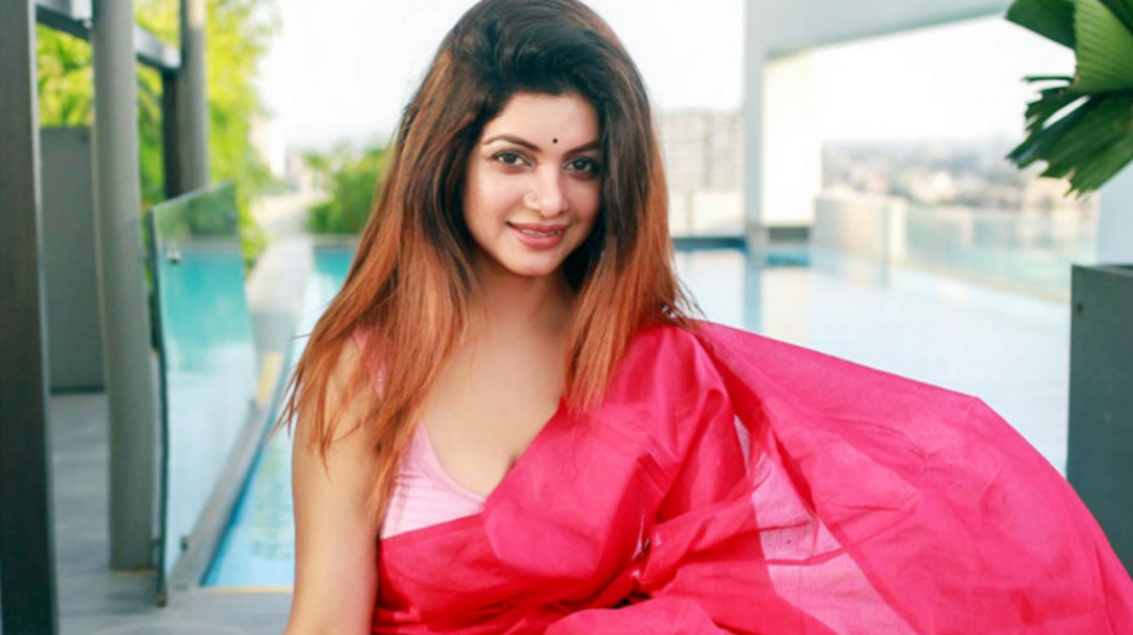 ডিবি কার্যালয়ে অভিনেত্রী সাবা