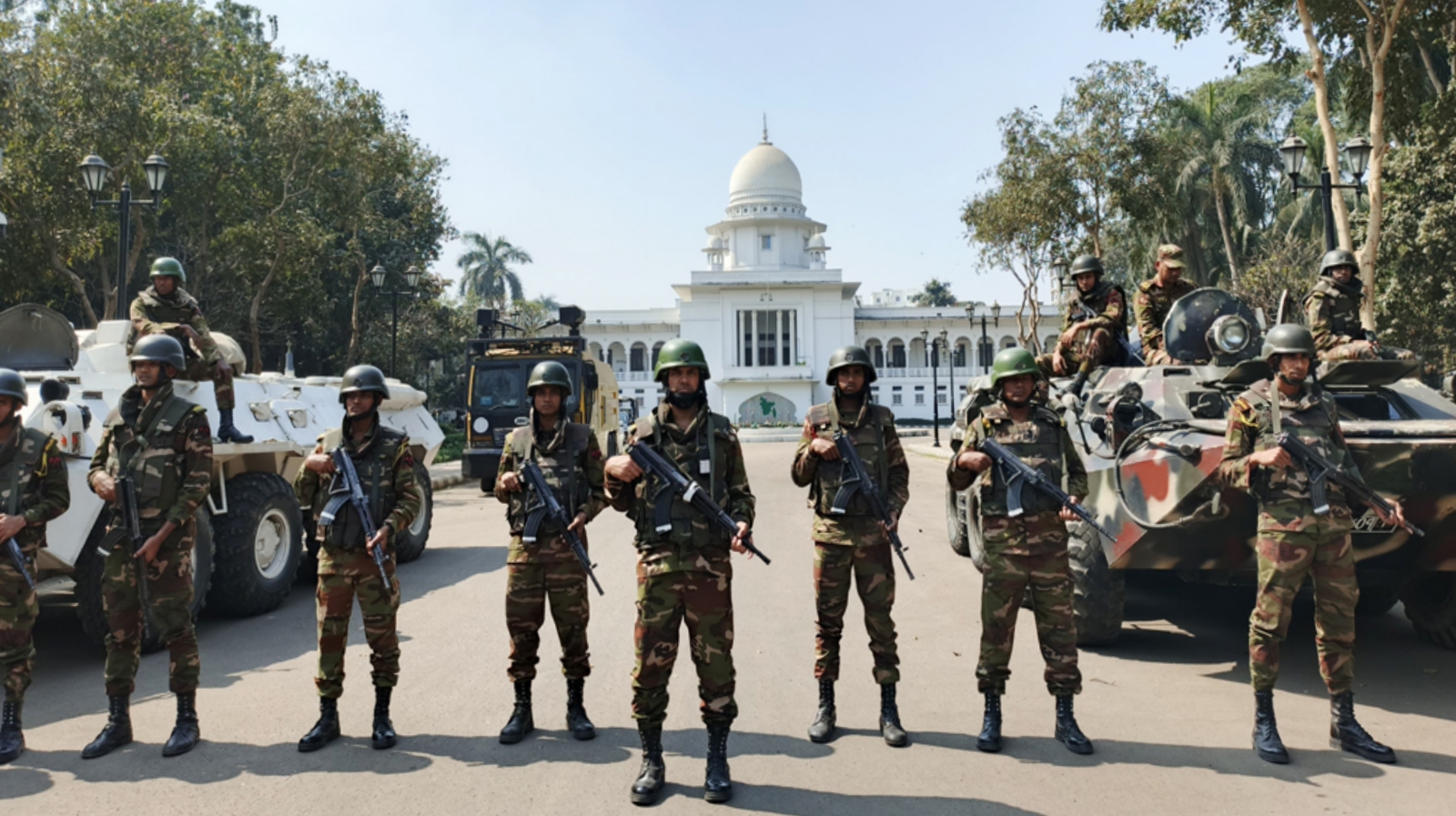 এবার ম্যুরাল ভাঙার হুমকিতে সুপ্রিম কোর্টে সেনাবাহিনীর পাহারা