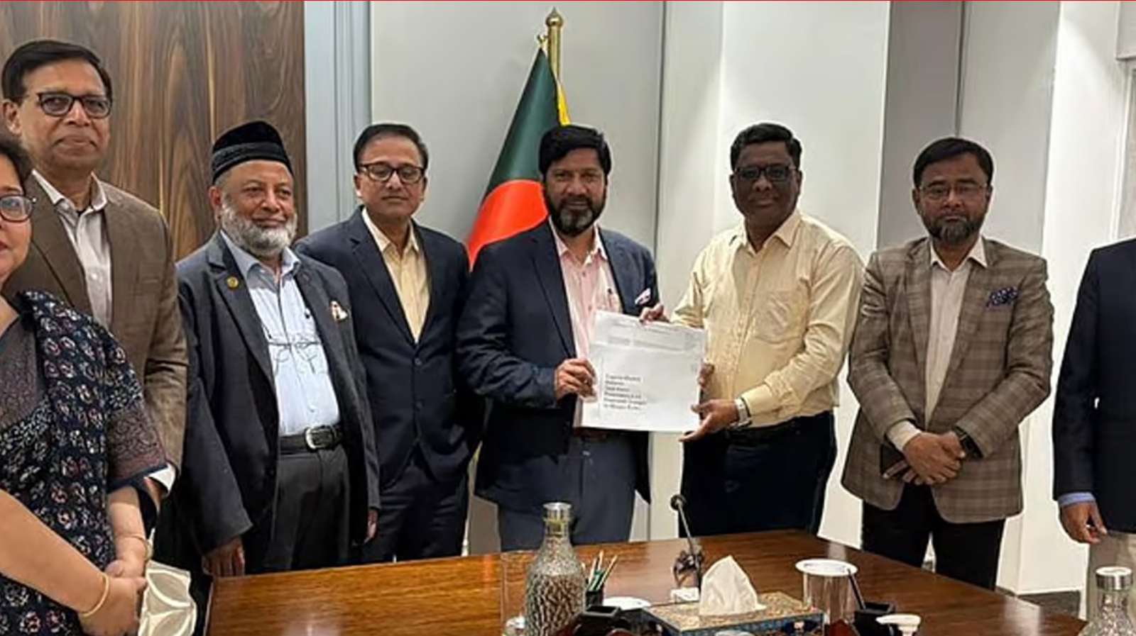 শেয়ারবাজারে ১০ লাখ টাকার কম বিনিয়োগে ঋণ বন্ধের সুপারিশ