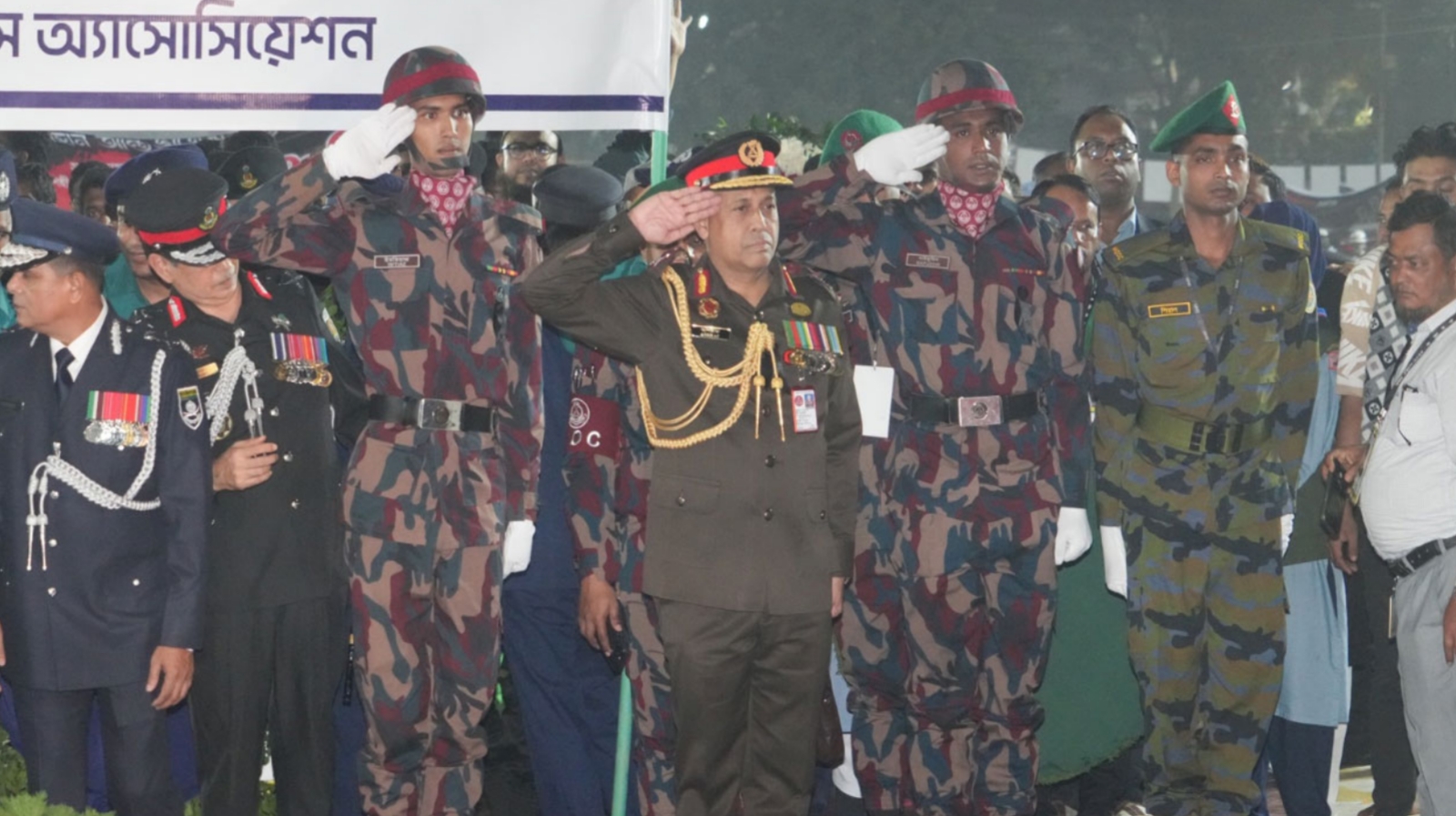 ভাষা শহীদদের প্রতি শ্রদ্ধা জানালেন বিজিবি মহাপরিচালক