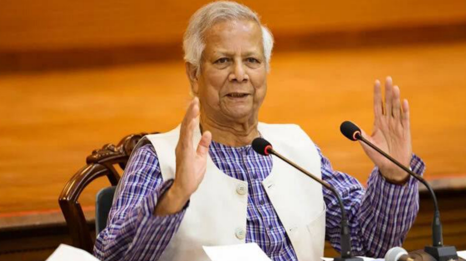 তথ্যপ্রযুক্তিতে বাংলার ব্যবহারের নিশ্চিতে কাজ করছে সরকার : প্রধান উপদেষ্টা