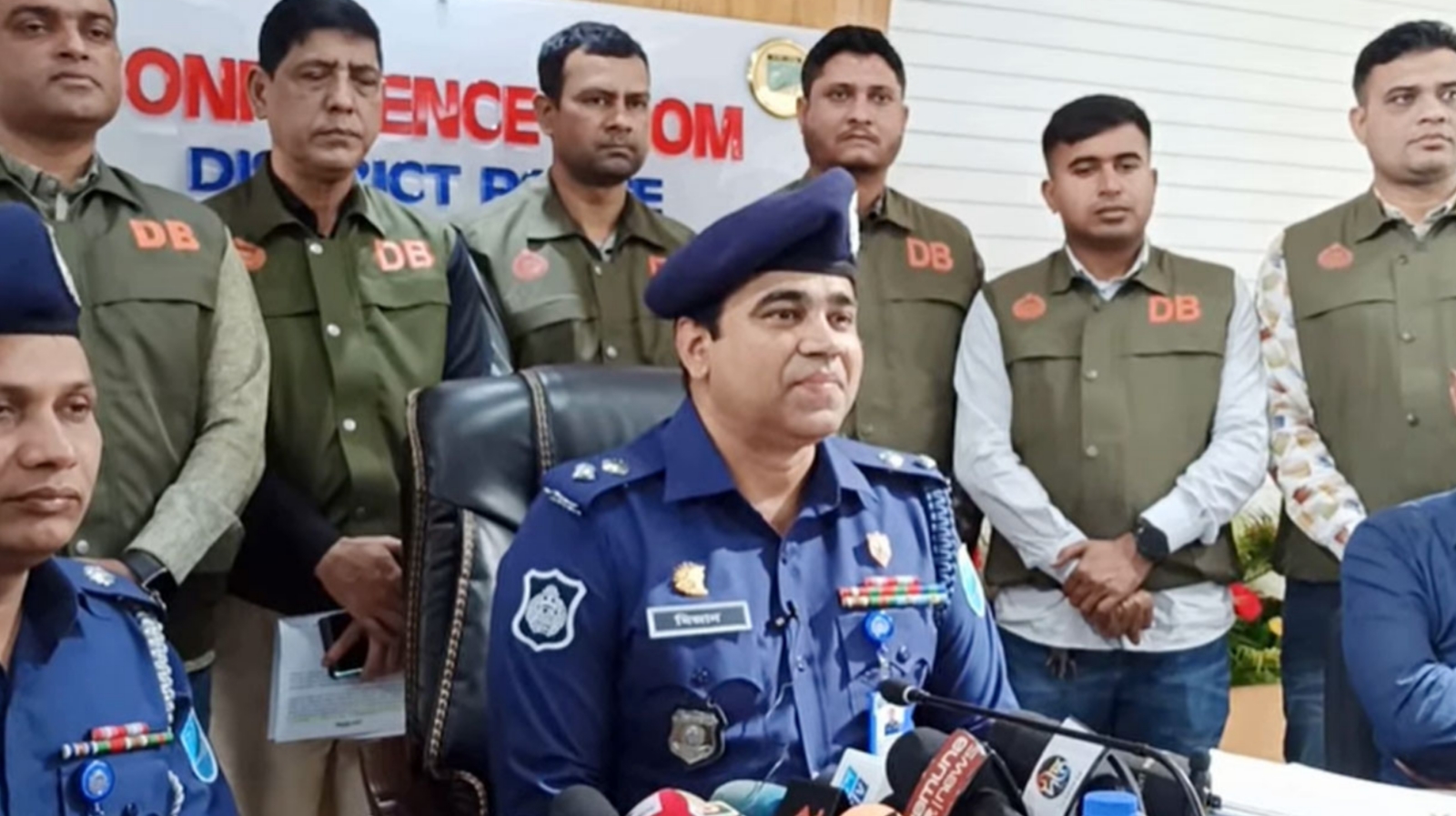 বাসে ডাকাতির সময় কোনো ধর্ষণের ঘটনা ঘটেনি : পুলিশ সুপার