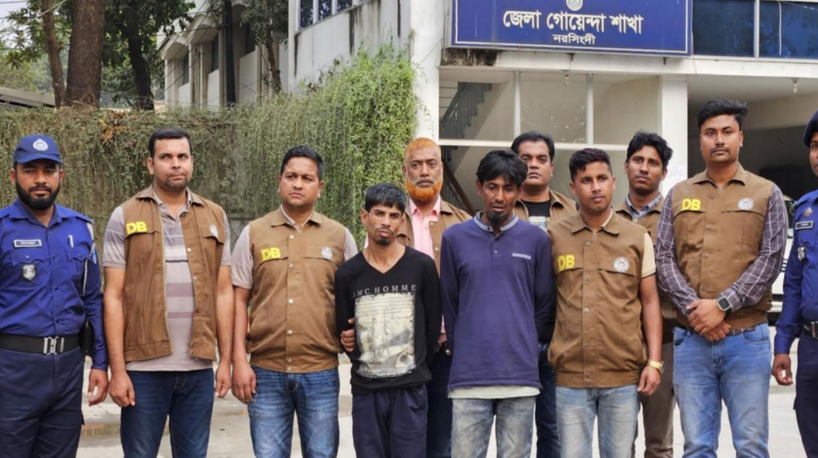 নরসিংদীতে মহাসড়কে ডাকাতির ঘটনায় গ্রেফতার ৩