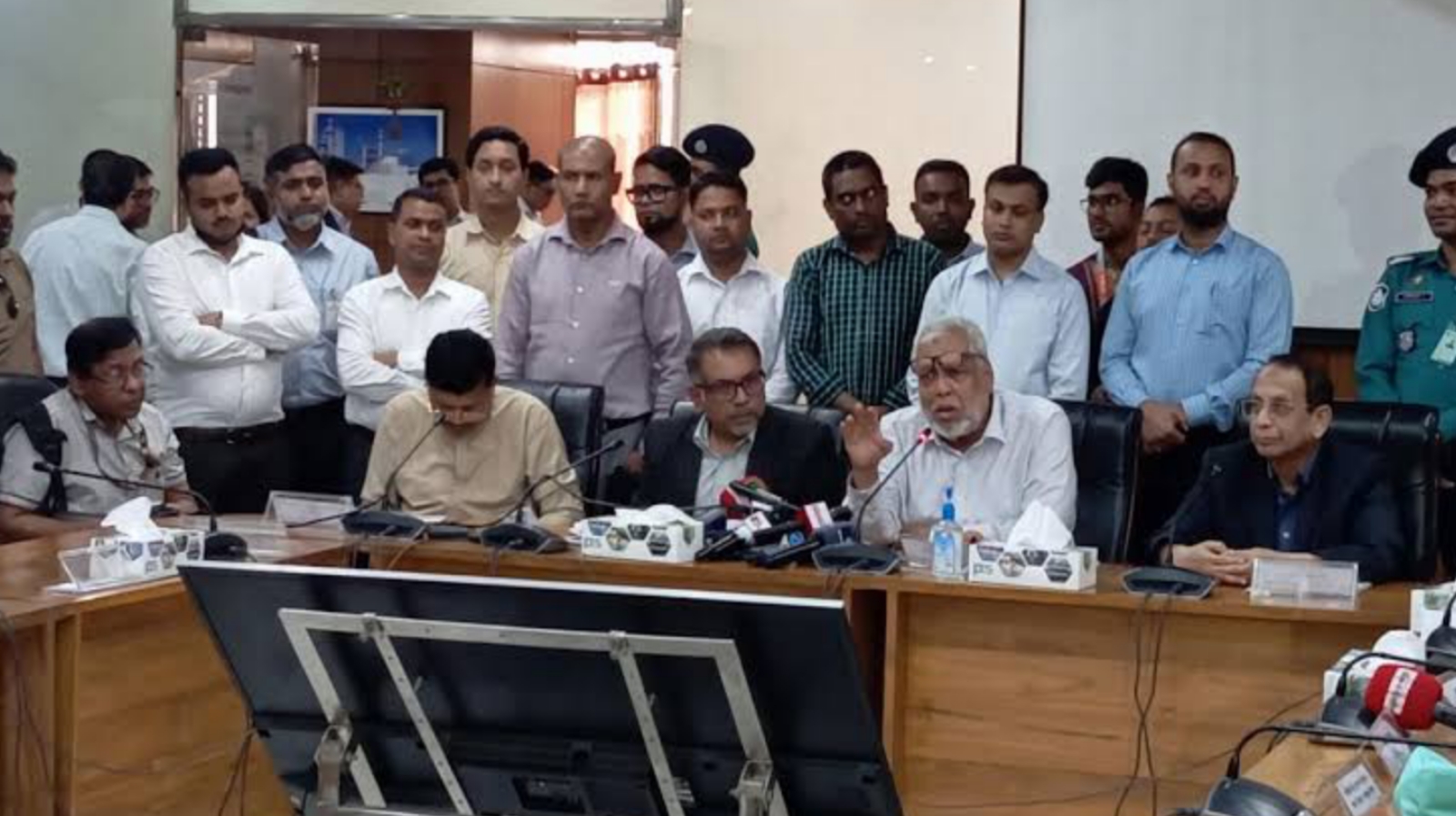ঈদে ট্রেনের অগ্রিম টিকিট বিক্রি শুরু ১৪ মার্চ