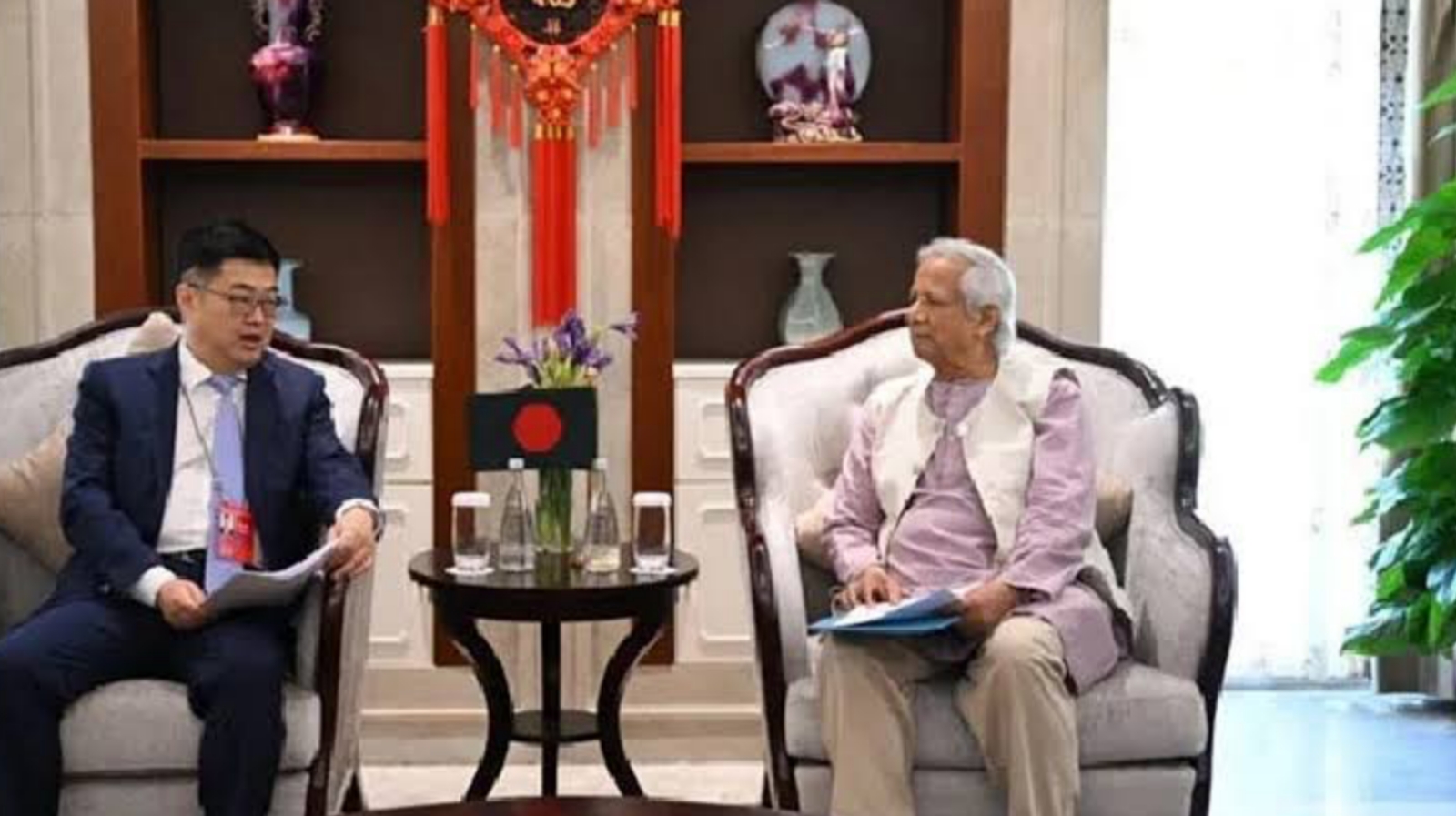 প্রধান উপদেষ্টার সঙ্গে চীনা ভাইস প্রিমিয়ারের বৈঠক