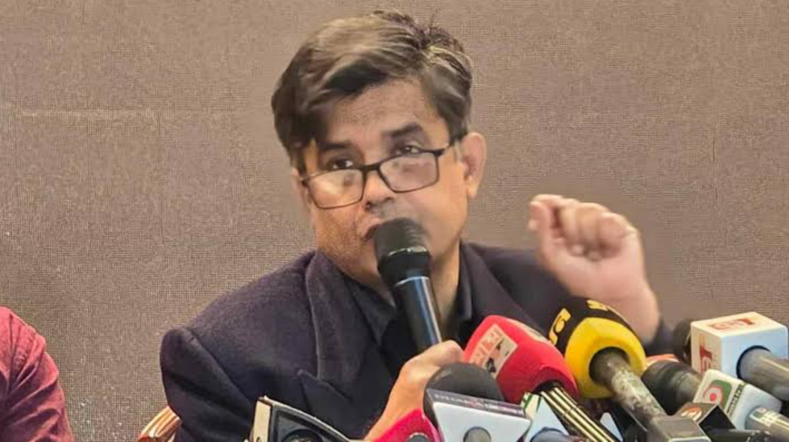ব্যবসা প্রতিষ্ঠানে ভাঙচুরের ঘটনায় ৭২ জন গ্রেপ্তার : প্রেস সচিব