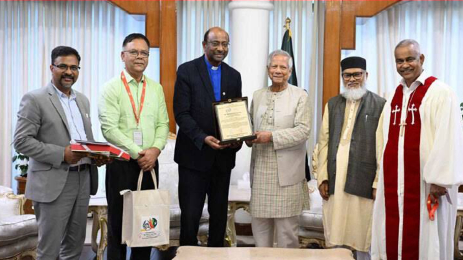 প্রধান উপদেষ্টার সঙ্গে বিশ্ব গির্জা পরিষদ সম্পাদকের সাক্ষাৎ
