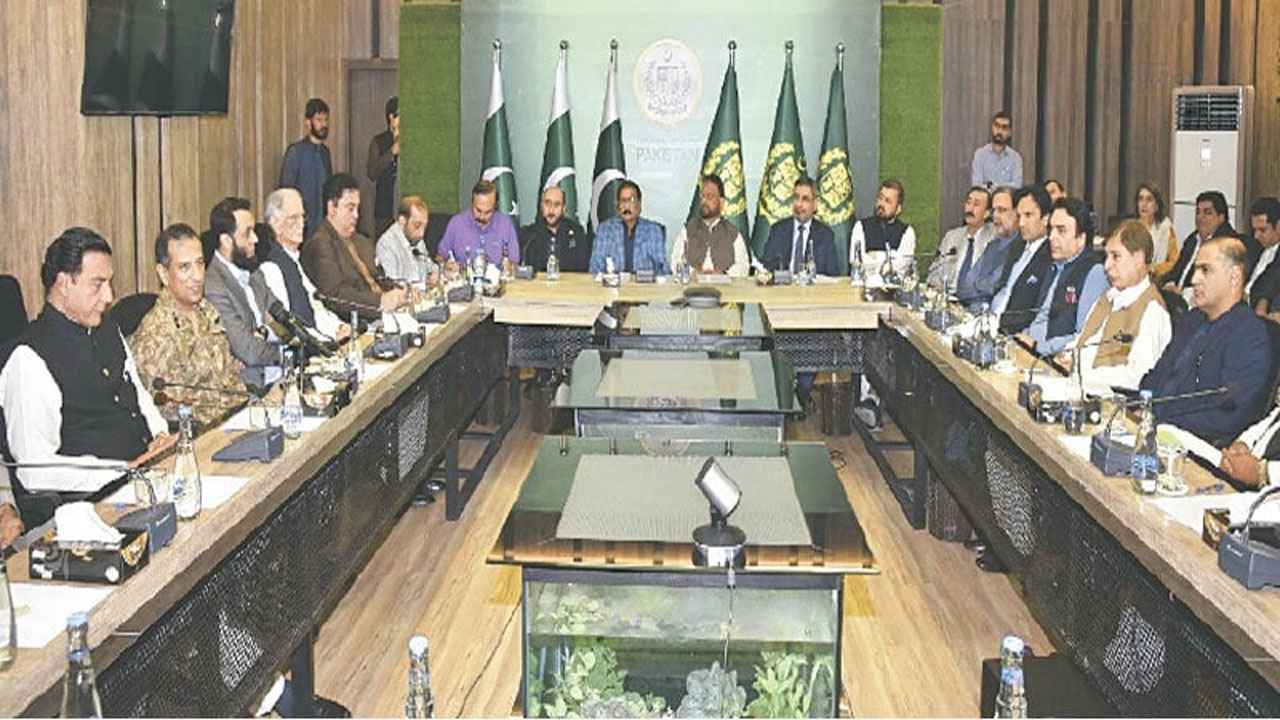 পাকিস্তানের সশস্ত্রবাহিনী কঠোর হুঁশিয়ারি দিল ভারতকে