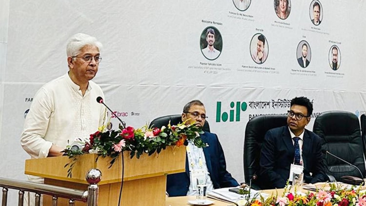 কৃষি জমি সুরক্ষায় আইন প্রণয়ন করা হচ্ছে : গণপূর্ত উপদেষ্টা