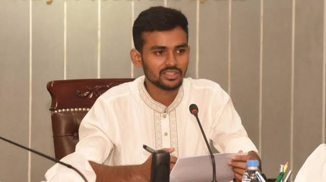 ফেসবুক-ইউটিউবে আওয়ামী লীগের পক্ষে কথা বললেই গ্রেফতার : ক্রীড়া উপদেষ্টা