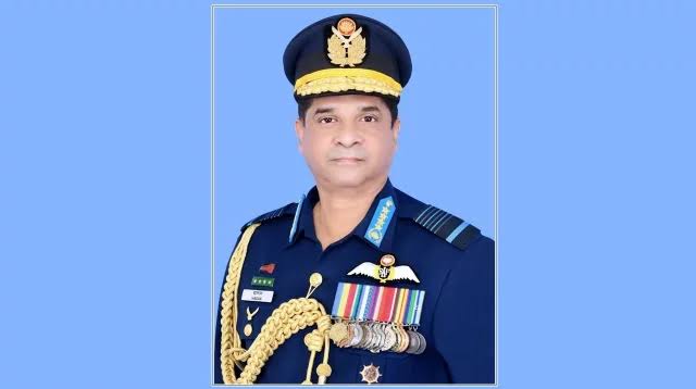 ইতালি সফর শেষে দেশে ফিরলেন বিমান বাহিনী প্রধান