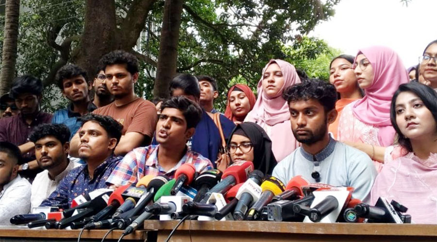 অন্তর্বর্তী প্রশাসন ঘোষণার আল্টিমেটাম ৭ কলেজ শিক্ষার্থীদের