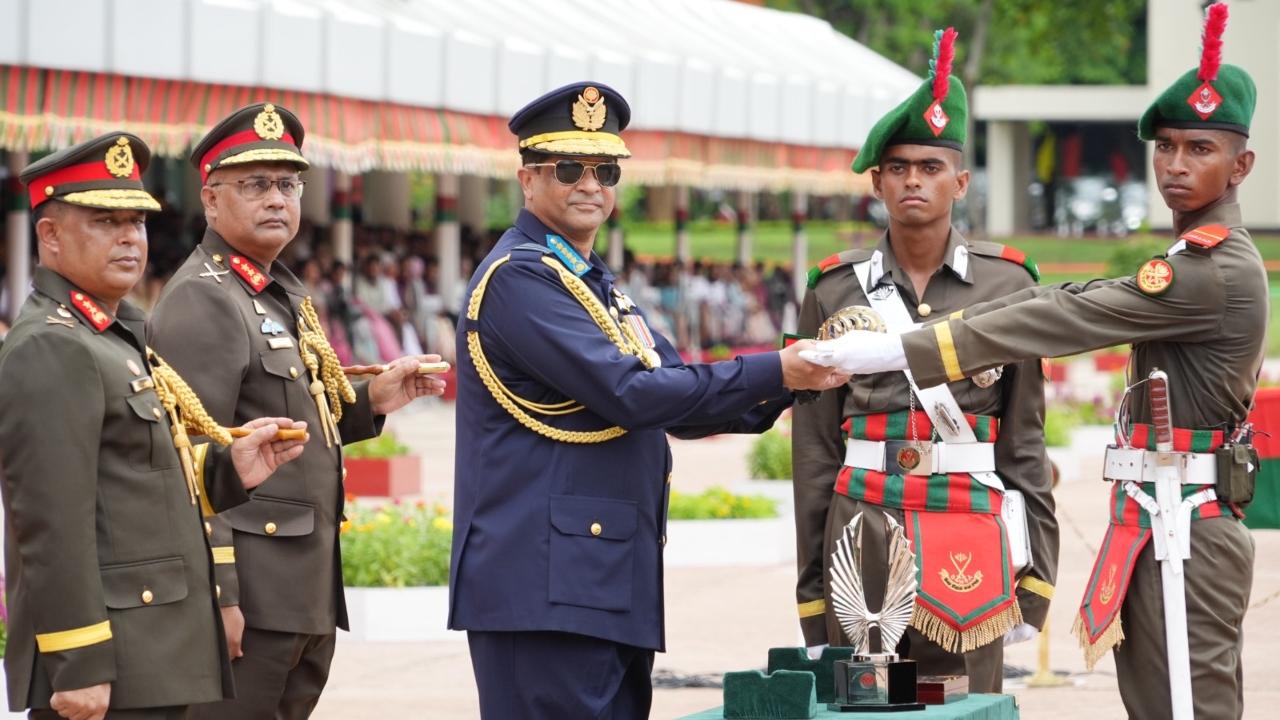 রাষ্ট্রপতি কুচকাওয়াজ সেনাবাহিনীতে ১৫৫ অফিসারের ক্যাডেট কমিশন লাভ