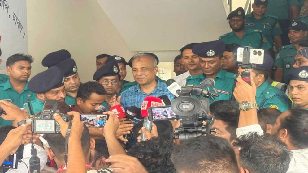 আবদুল হামিদের দেশে ফেরা প্রসঙ্গে যা বললেন স্বরাষ্ট্র উপদেষ্টা