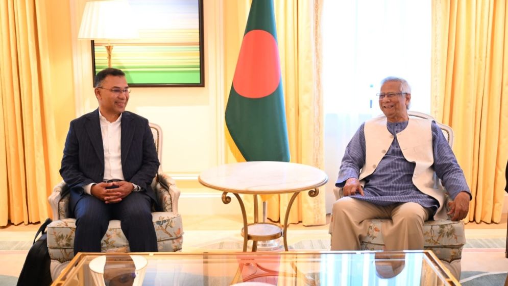 ড. ইউনূসের সঙ্গে তারেক রহমানের ‘ওয়ান টু ওয়ান’ বৈঠক চলছে