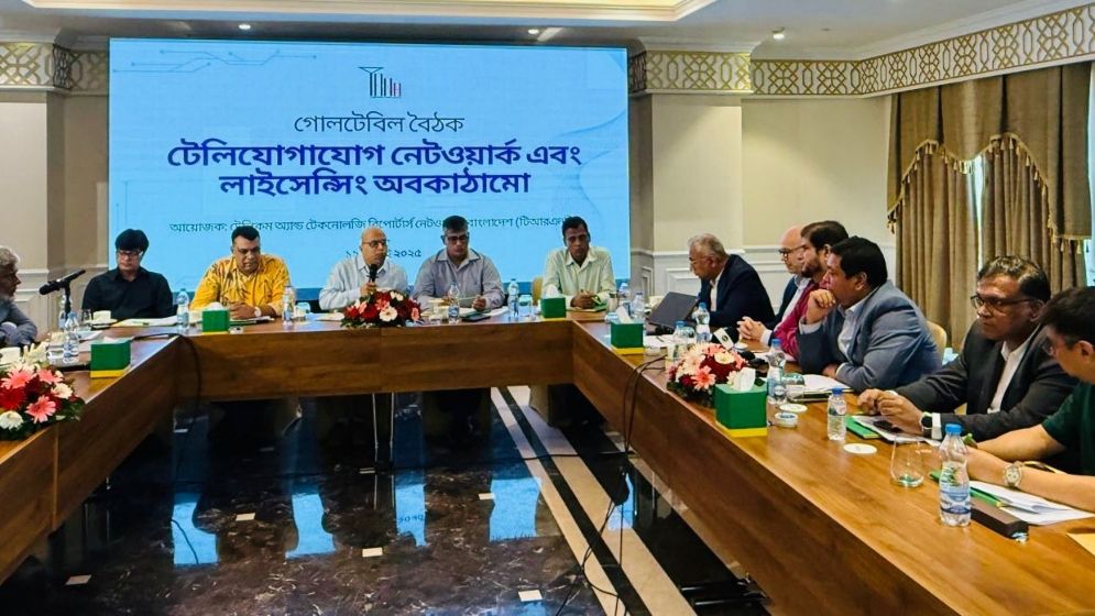 টেলিযোগাযোগ খাতে আস্থার সংকট তৈরি হয়েছে: ফয়েজ তৈয়্যব