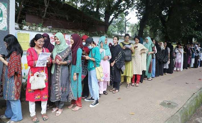 ডাকসুর ভোটগ্রহণ শুরু