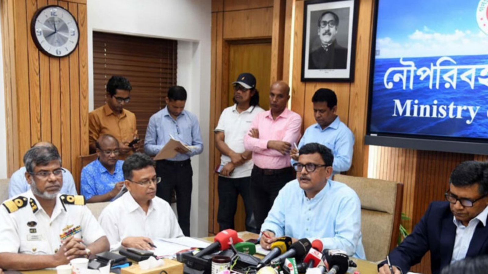 নৌপথে গোয়েন্দা নজরদারি বাড়ানোর নির্দেশ প্রতিমন্ত্রীর
