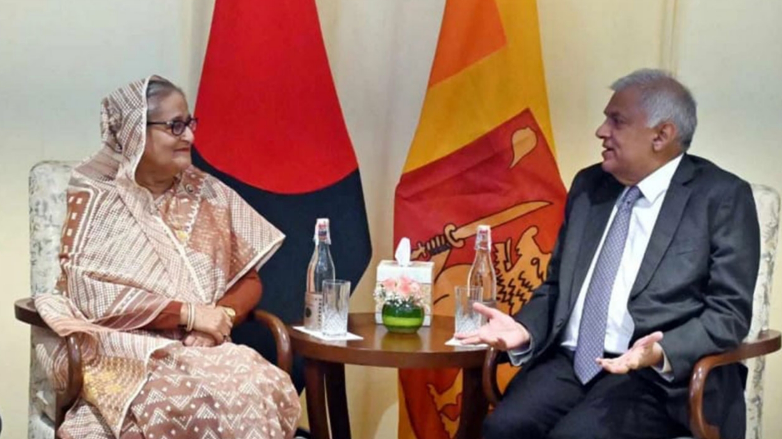 প্রধানমন্ত্রী শেখ হাসিনার সঙ্গে শ্রীলঙ্কার রাষ্ট্রপতির সাক্ষাৎ 