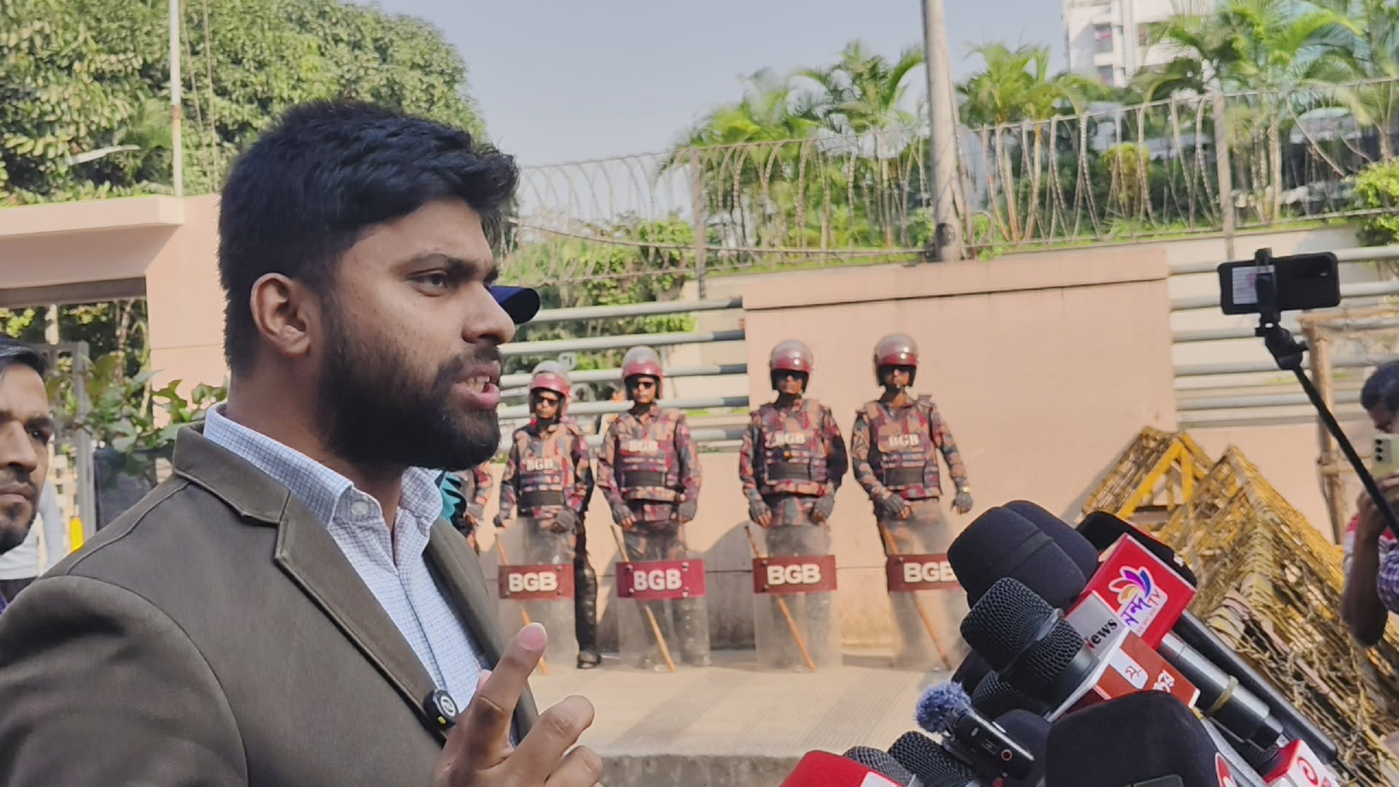 হাদিকে সিঙ্গাপুর নেওয়ায় চিকিৎসাগত বাধা নেই, শারীরিক অবস্থারও অবনতি হয়নি : মেডিকেল বোর্ড