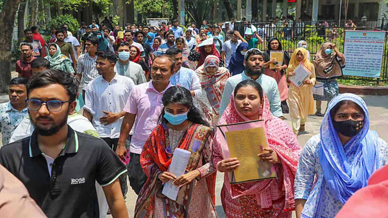 ৫০তম বিসিএস প্রিলি আজ, অংশ নিচ্ছেন প্রায় তিন লাখ প্রার্থী