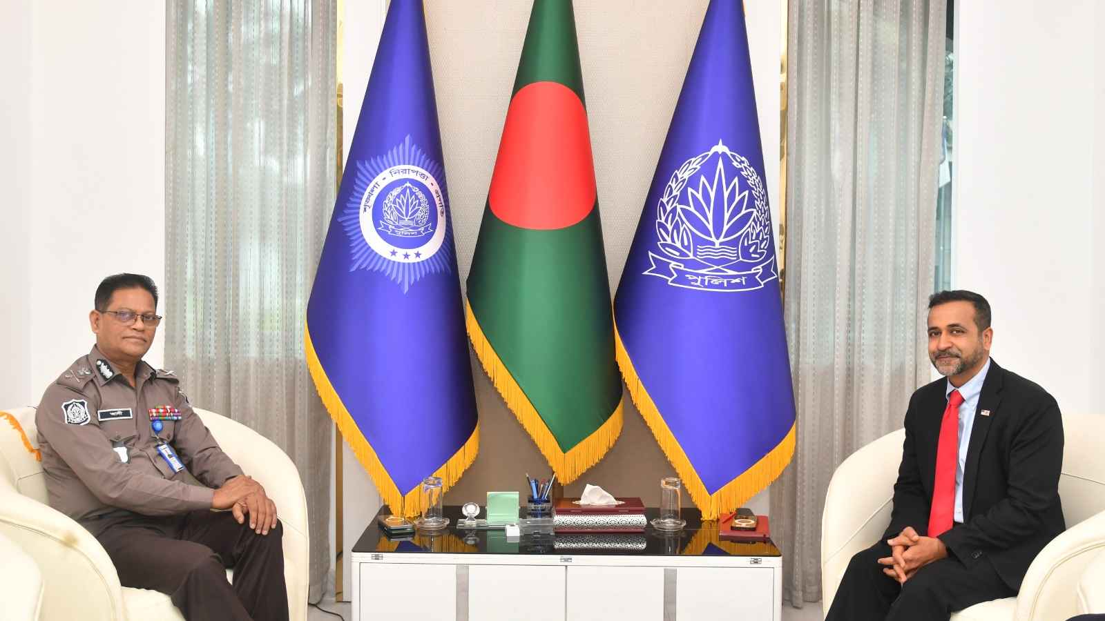 আইজিপির সঙ্গে এফবিআই প্রতিনিধিদলের সাক্ষাৎ