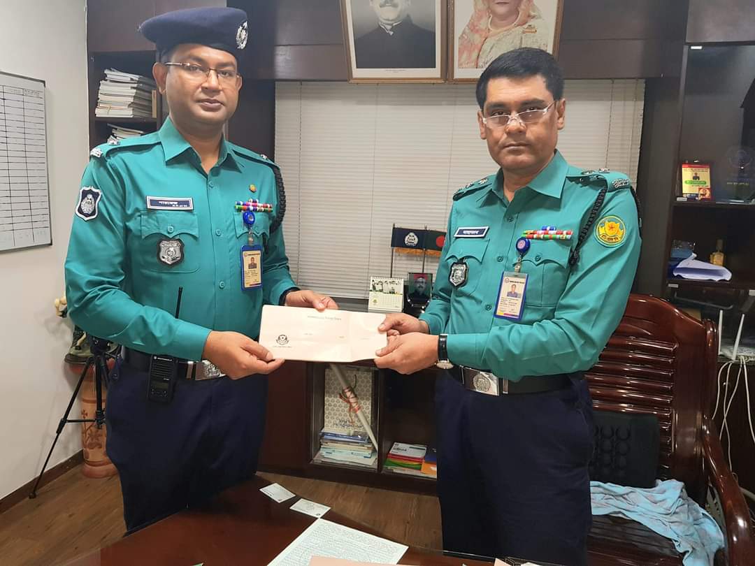 শ্রেষ্ঠ ওসি হলেন  পল্লবী থানার পারভেজ ইসলাম