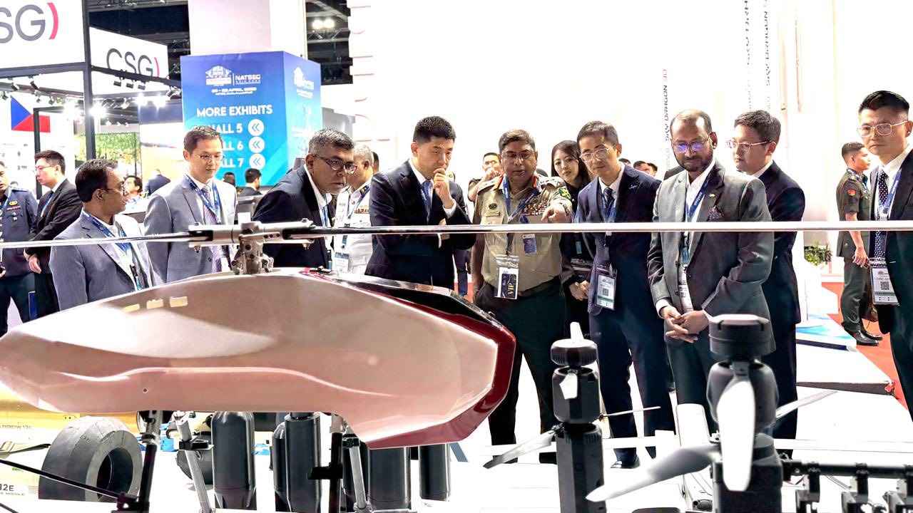 মালয়েশিয়ায় প্রতিরক্ষা প্রযুক্তি পরিদর্শনে সেনাপ্রধান