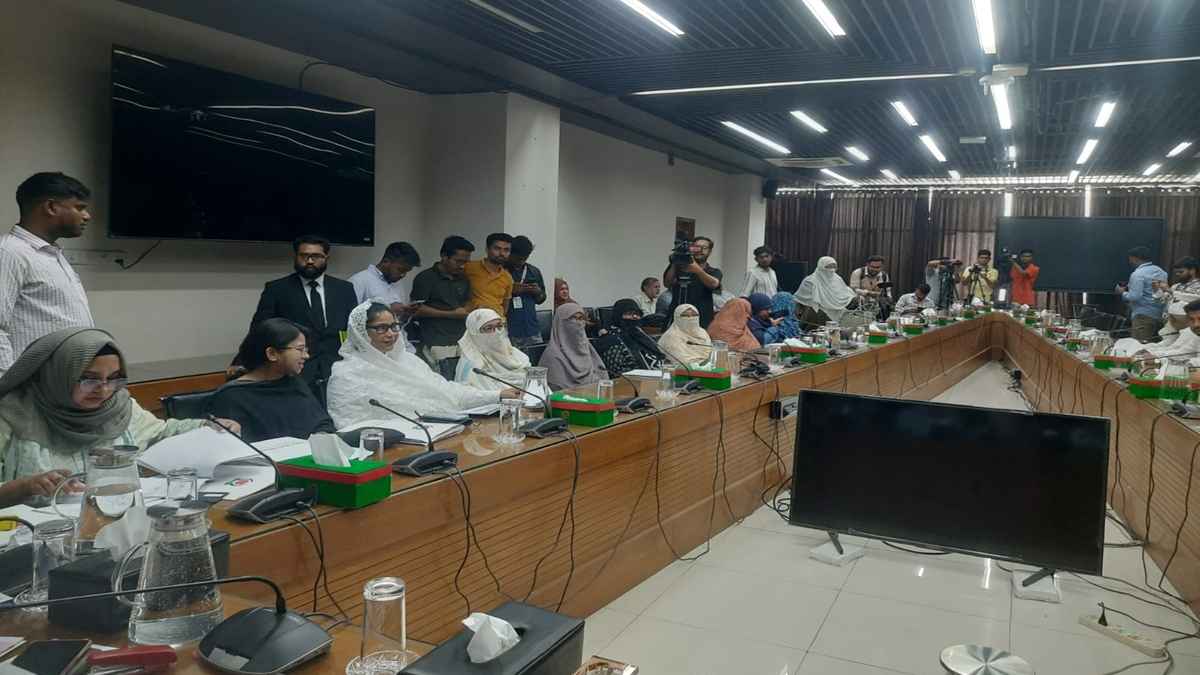 ইসিতে মনোনয়নপত্র জমা দিলেন জামায়াত জোটের ১৩ নারী প্রার্থী