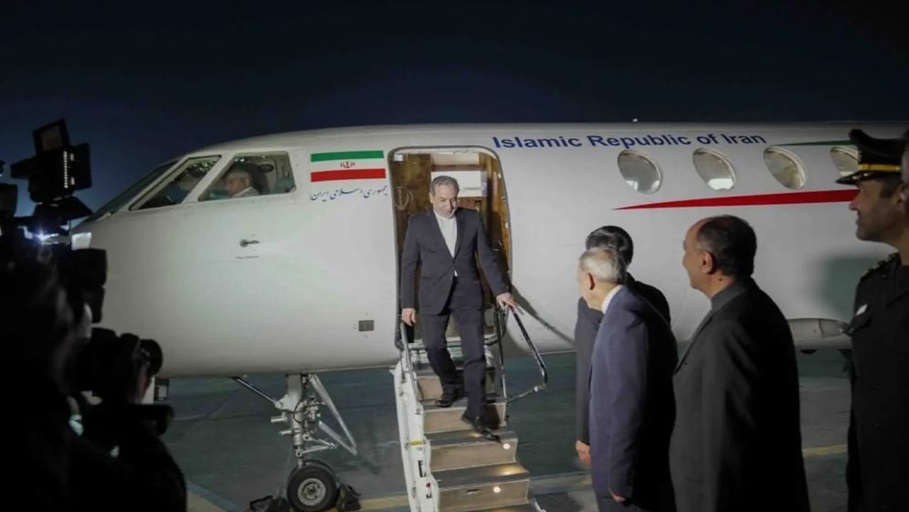 ইসলামাবাদে পৌঁছেছেন ইরানের পররাষ্ট্রমন্ত্রী