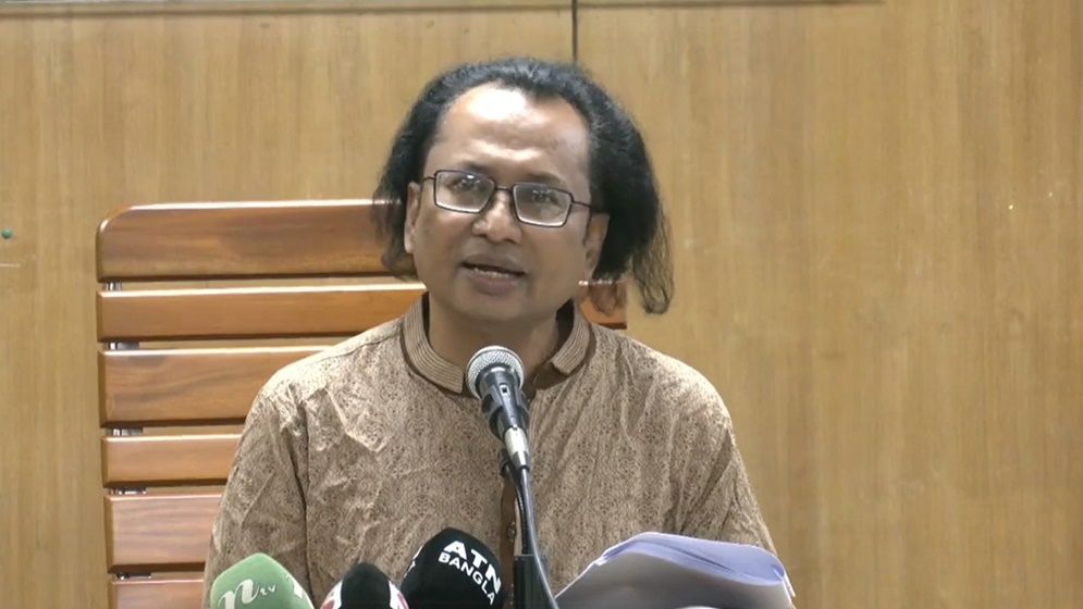 দেশে ডিজেলের মজুত কত, জানালেন প্রধানমন্ত্রীর তথ্য উপদেষ্টা