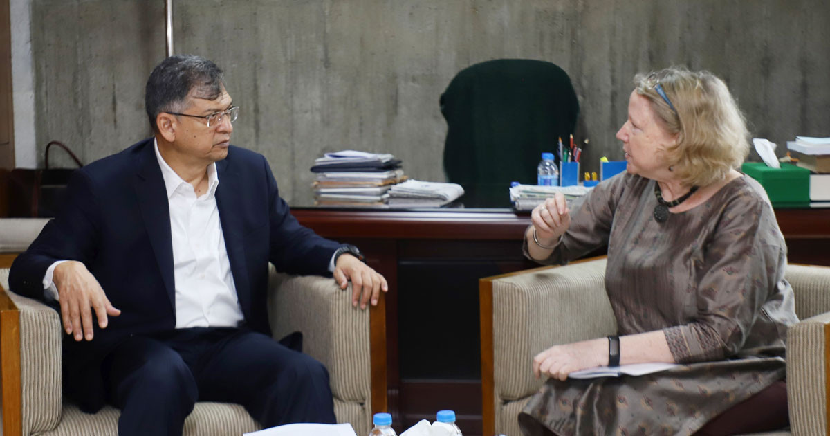 স্বরাষ্ট্রমন্ত্রীর সঙ্গে ইউনেস্কো প্রতিনিধিদলের সাক্ষাৎ