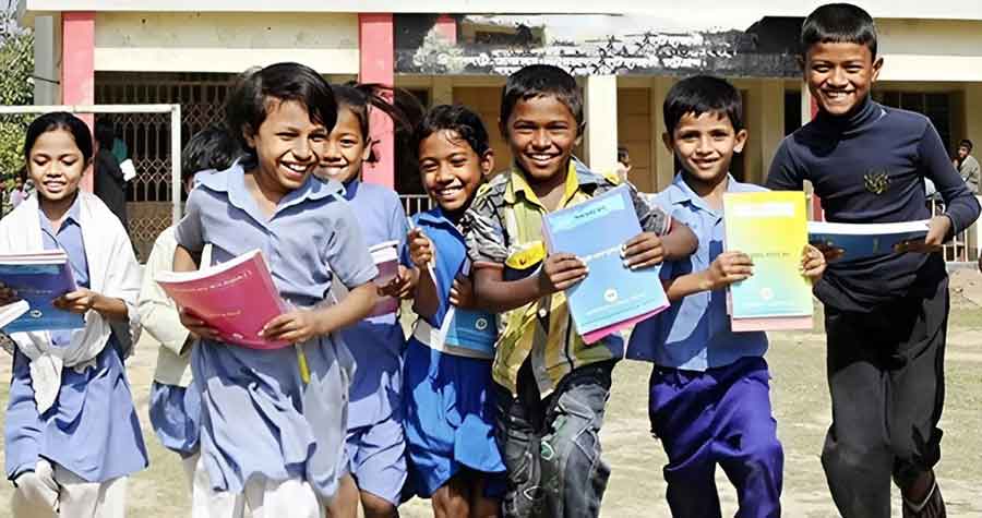 শিক্ষাপ্রতিষ্ঠানে আসছে লম্বা ছুটি