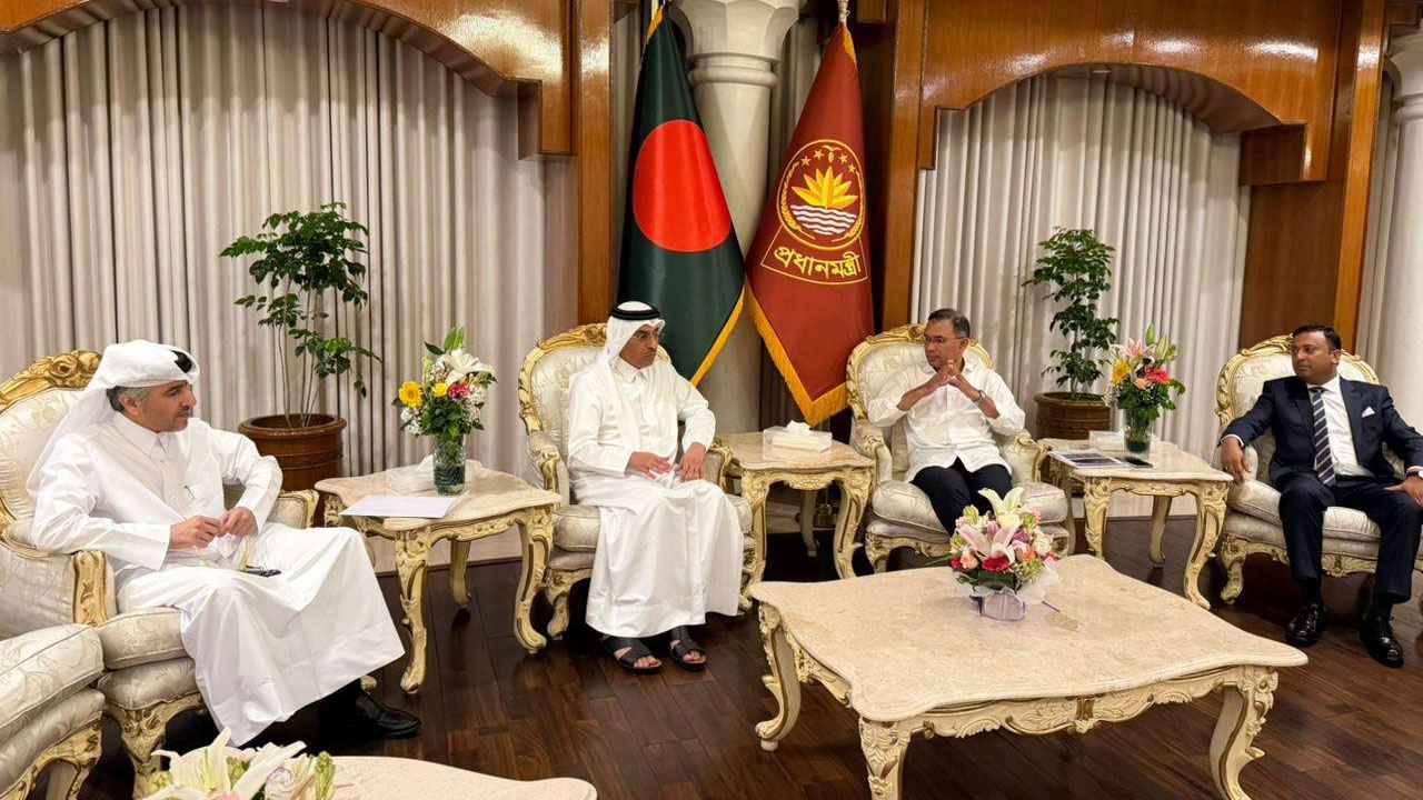 প্রধানমন্ত্রীর সঙ্গে কাতারের শ্রমমন্ত্রীর সৌজন্য সাক্ষাৎ